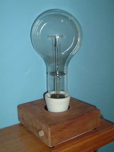 [Light bulb stand]